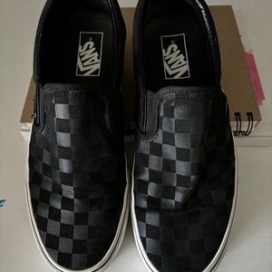 VANS women's classic slip on checkerboard shoe, Black. size 9